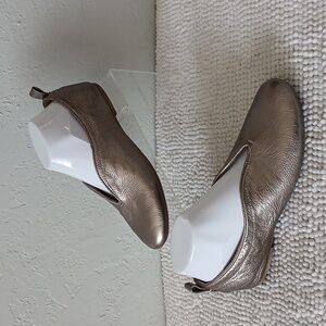 Lucca Lane Bayla Leather Slip on flats